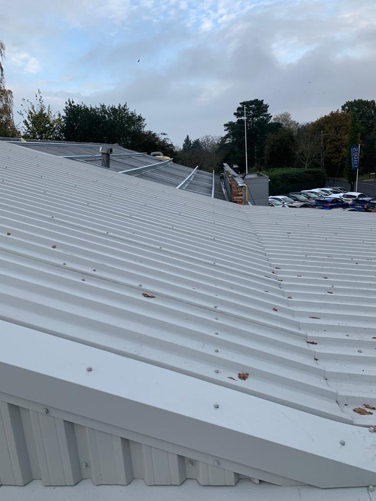 FirstFixGroup's tweet photo. Galleywood, Chelmsford.
#newroofs being formed . 
Day 12 . 
&amp; #valleygutter and #sheeting has begun   #hiproof https://t.co/qZQ1tmNqgw