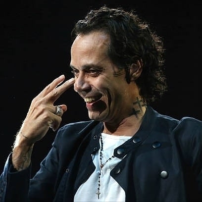 MarcAnthony_Mex's tweet photo. Reposted from @palabrasdelalma_usa 🤴🎤🕺🔥 @marcanthony
#marcanthony #Kingofsalsa #thevoice #icon #legend #puertoricanpride #jlo #jenniferlopez #latinmusic #salsamusic #quevivalasalsa #flacobello 1/2 https://t.co/LJ9EwUOG37