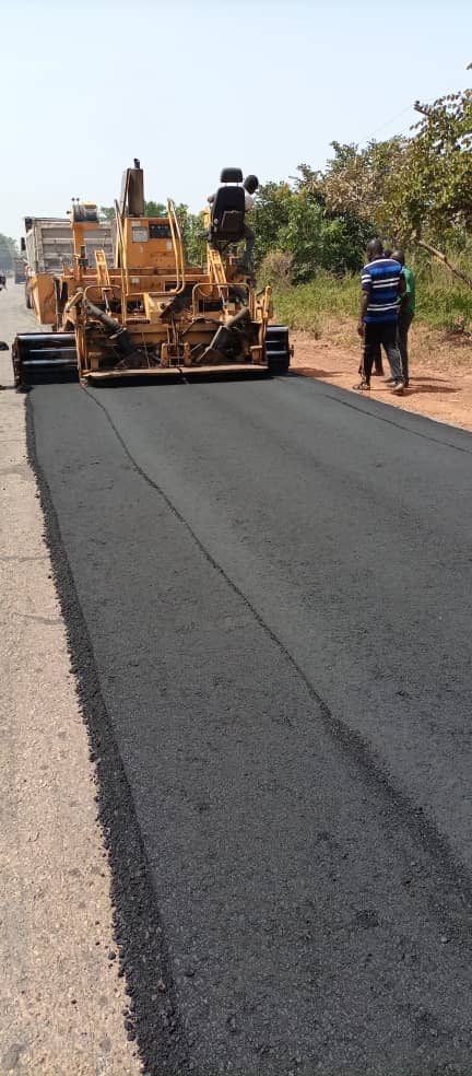 Work has commenced on the asphalt pavement work on the 32km Ilesha-Baruba-Gwanara road in Kwara North. When it's completed, this road will open up farming communities to market opportunities and encourage new investments in our state. #ISENLO