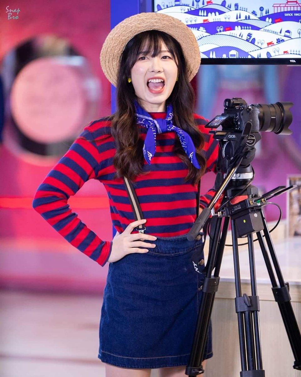 JanmaneeAthicha's tweet photo. เร็วๆนี่แน่ รอดูผลงานเลย
#MilklandxBNK48
#BNK48 https://t.co/WiK2ci33l4