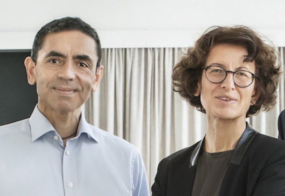 Iki Türk göçmen bilim insanı, Uğur Şahin ve eşi Özlem Türeci,
Biontech şirketinde koronaya karşı geliştirdikleri ve bugün ara sonuçlarda %90 etkili olduğu gösterilen ilk aşı ile insanlık ve bilim tarihine adlarını yazdırdı 👏Büyük gurur duyduk 🙏