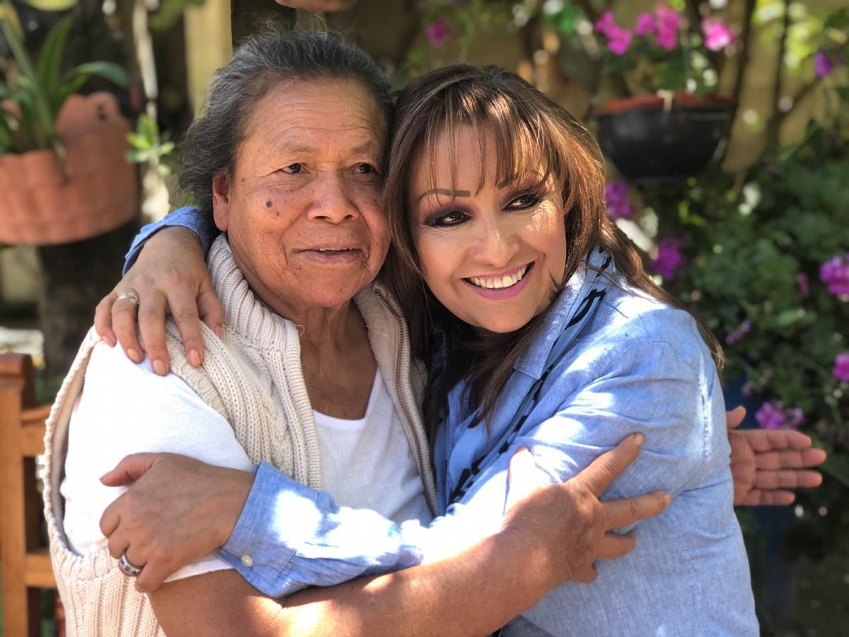 LorenaCuellar's tweet photo. Es un gusto saber que el @GobiernoMX aumentará la pensión para nuestros #AdultosMayores 🧓👵 a partir de este 2021. Son ellos quien más lo merecen y regresarles un poco de todo el cariño 💗 y dedicación que nos han dado debe ser nuestro compromiso. https://t.co/zlcZEY8vkW