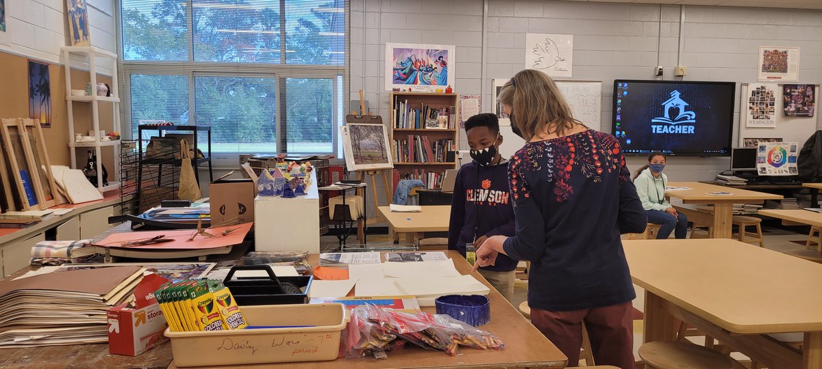 NewHanoverCoSch's tweet photo. 🎻🎻Students at Noble are moving ahead with instruction in Art Education while using safety precautions and adhering to social distancing. #nhcschat #nhcsleadingtheway #nhcsreadysetreturn 🎺🎺 https://t.co/8UKbIP6SyP