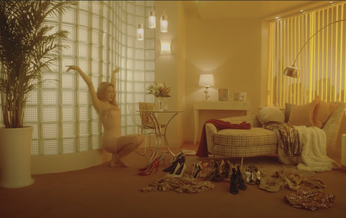 My favorite cinematic moments from GFRIEND's MAGOA thread.(disclaimer: I personally don't stan GFRIEND BUT THIS SONG SLAPS, this thread is made purely to appreciate composition, lighting and color choices of the M/V)Go stream  #MAGO