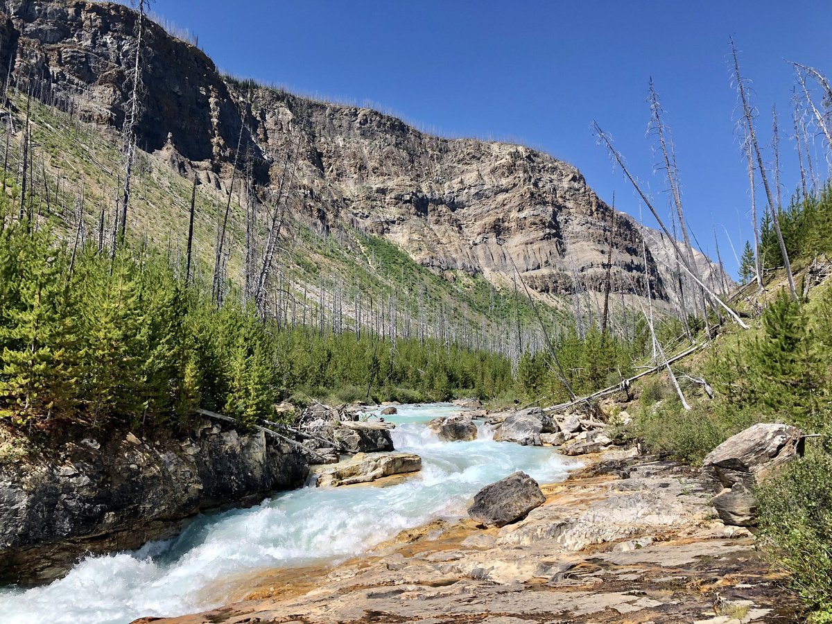#Top4Theme #Top4Hikes thanks to hosts @CharlesMcCool @Giselleinmotion @Touchse 

Eagle Bluffs, North Vancouver
Makawehi Bluff, Kauai
Moraine Lake, Banff Park
Marble Canyon, Kootenay Park
