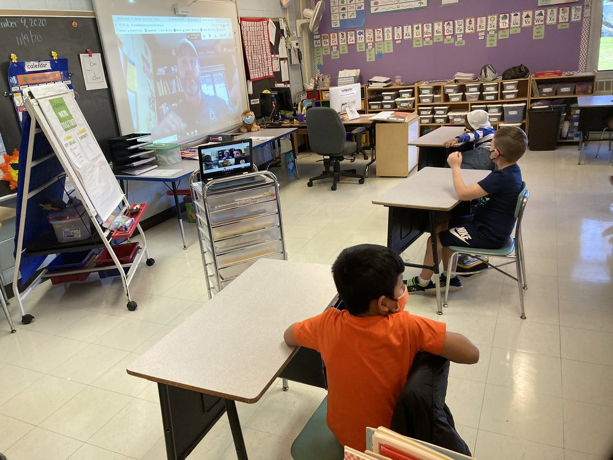 KWojehowskiPBL's tweet photo. Zoo designers in Mrs K and Mrs W’s class were visited today by Environmental Educator Mr. Chris O’Sullivan (from Bear Mountain State Park).  He taught us valuable information that Ss can use to add to their Junior zookeeper journals.  #PBL @MontebelloEagle @ELLexchange 🐻 https://t.co/3OLXuUJdgK