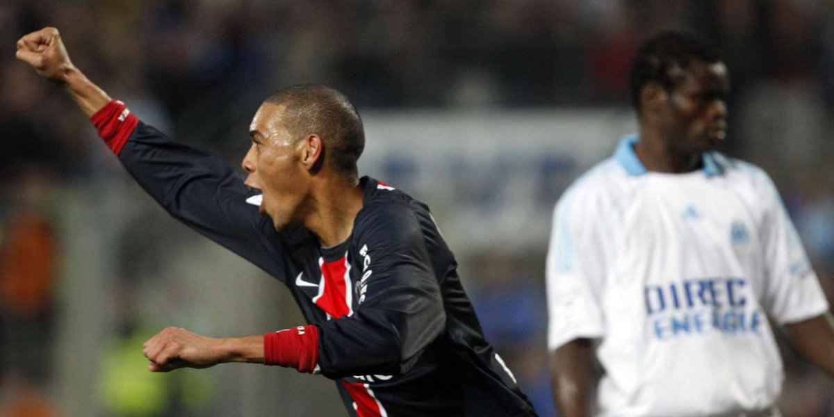 Après ce doublé, Guillaume Hoarau prendra la tête du classement des buteurs de L1 avec Karim Benzema. Quel début de saison pour le réunionnais !