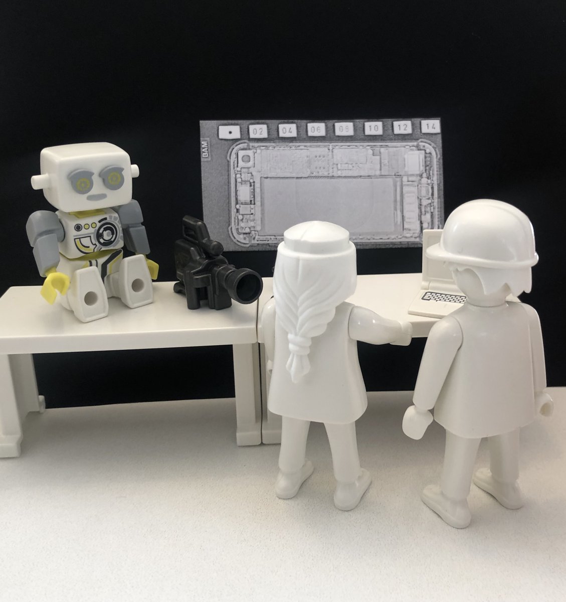 bamndt's tweet photo. In the electronics industry, non-destructive #XrayImaging is  used for quality control of components and products. The radiography of a smartphone shows the complex and tight arrangement of the electronic architecture.
#roentgen2020 #XrayWeek https://t.co/S6tVDqmblS