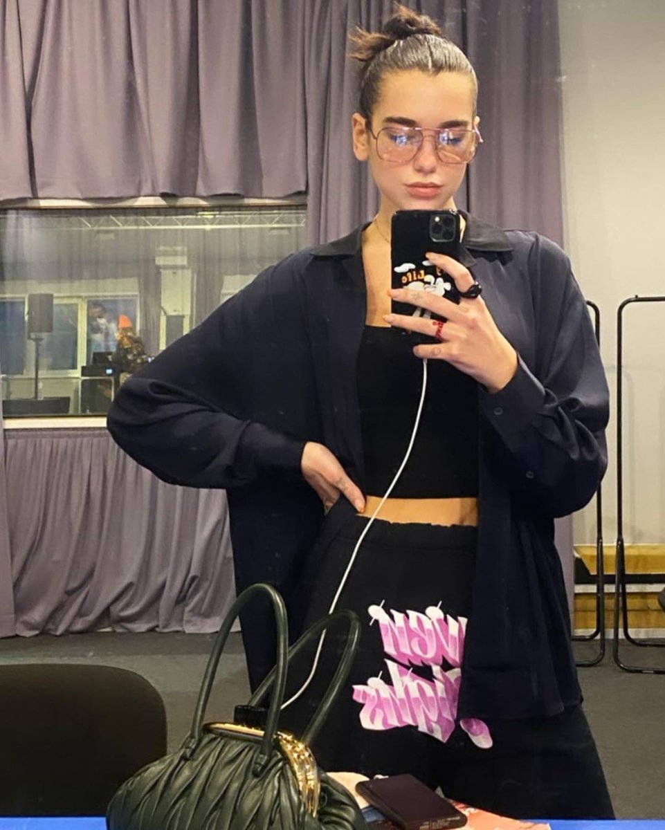 Dua Lipa as Angèle; a short but necessary thread!