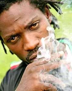 mico_ug's tweet photo. @nbsafter5 Mybe bebe cool
Hahaha am joking temunvuma
Omubanda https://t.co/mHvsYkqVDQ