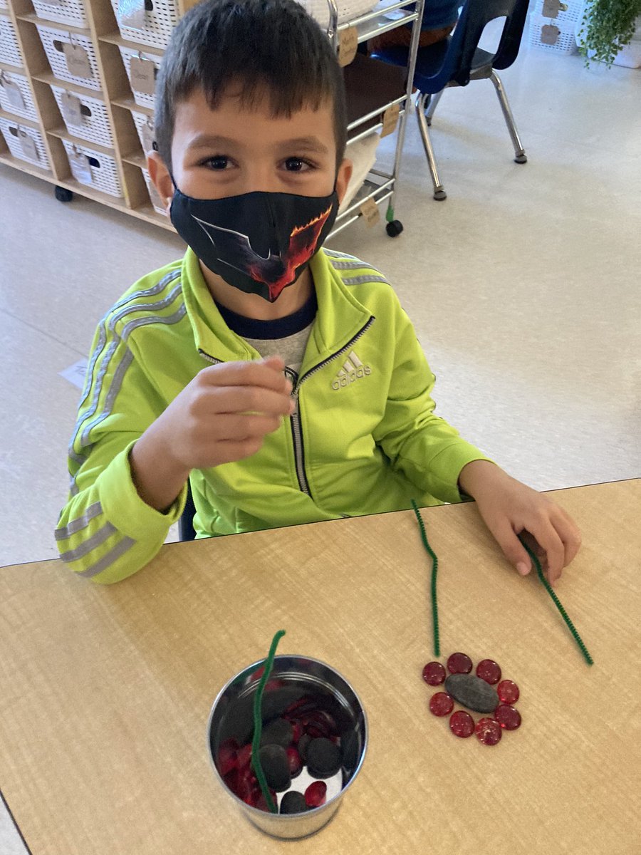 jenna_cowell's tweet photo. Can you make a poppy using loose parts? We can @AVG_Griffins! https://t.co/Bn8wmoDHeg