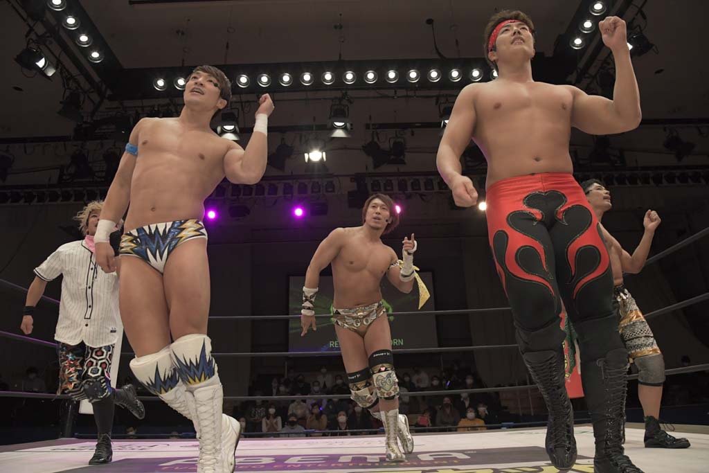 The Finisher Boys with nothing much to do other than sing and dance because COVID-triggered recessions have lessened attacks by evil forces of wrestling #ddtpro #wrestleUNIVERSE