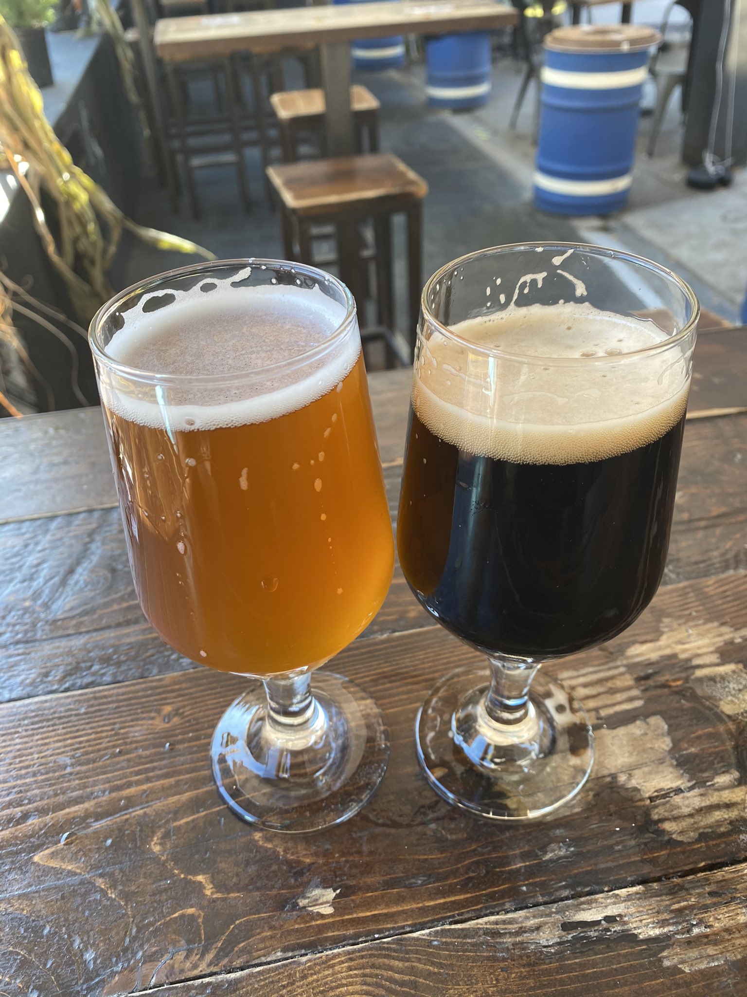 1 pic. Did I decide to go into work late and get drinks and food with my platonic male BFF? I sure did. 😎 https://t.co/Tr6AgBc9ZC