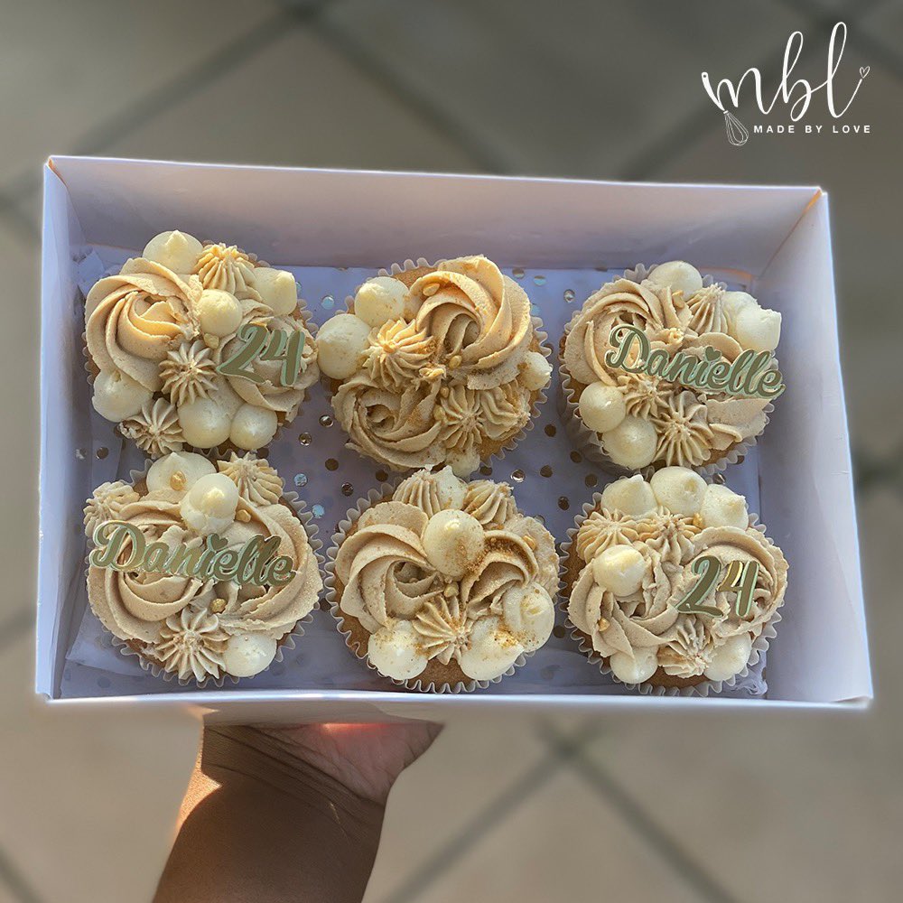 racheal_ok's tweet photo. Look at these Biscoff Beauties ✨💕 
We’re in Lockdown, don’t forget to treat yourself ✨😜
#MadeByLoveCakes #MBLKitchen #Biscoff #Cupcakes #BiscoffCupcakes https://t.co/mDAX20RmZk