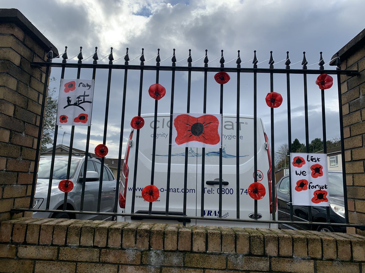 charlinabevanj's tweet photo. How fantastic does our memorial fence look at Ty Twyn Teg!? Thank you to everyone who contributed and made this possible for our residents! @CoastalHousing @NPT_SupP #BringingCommunitiesTogether #ExtraCare https://t.co/2TtTCnRwBl