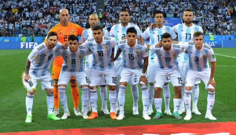 Castellidiariok's tweet photo. Felipe Rodríguez y Ezequiel Merlo relatarán y comentarán @Argentina  por #CASTELLLRADIO Fm 101.5 y por una importante red de radios en la region https://t.co/IsA4rWGzhK https://t.co/6IsUYrcdht