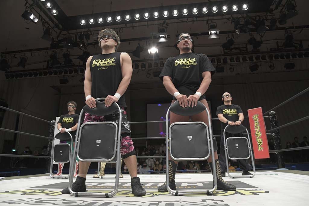 Herman Miller MAO could be your new favorite chair-themed wrestler #ddtpro  #wrestleUNIVERSE