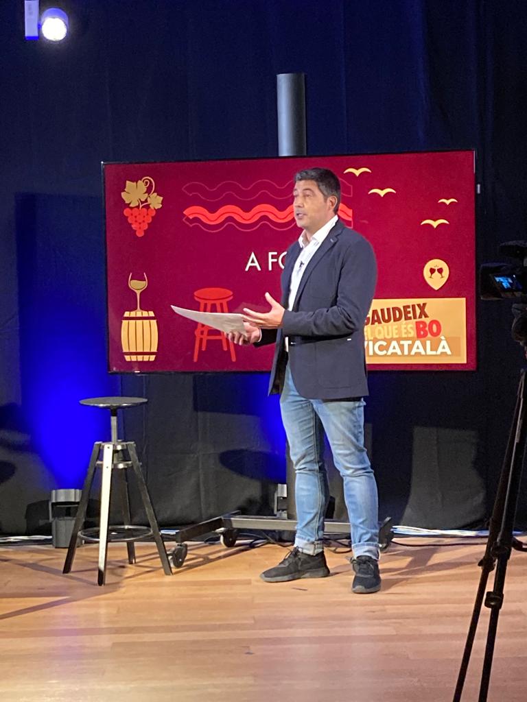 incavicat's tweet photo. "La situació ens ha donat un bany d'humilitat, i des d'abaix poder relacionar-nos d'una manera més planera amb un tracte més humà, més empàtic, més proper, amb més confiança". Rafa Gimena

#SetmanaViCatalà #vicatalà https://t.co/kHWhqNkhAM