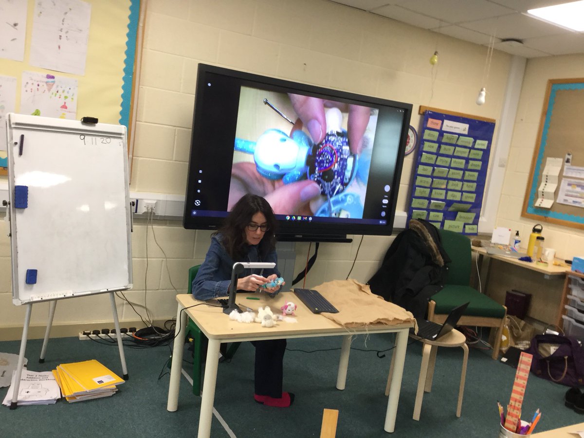 MonktonYear2's tweet photo. We had a fascinating time dissecting toys today... we were so amazed to see what was inside. #MonktonThinksDifferently https://t.co/cOrKEKEZZu