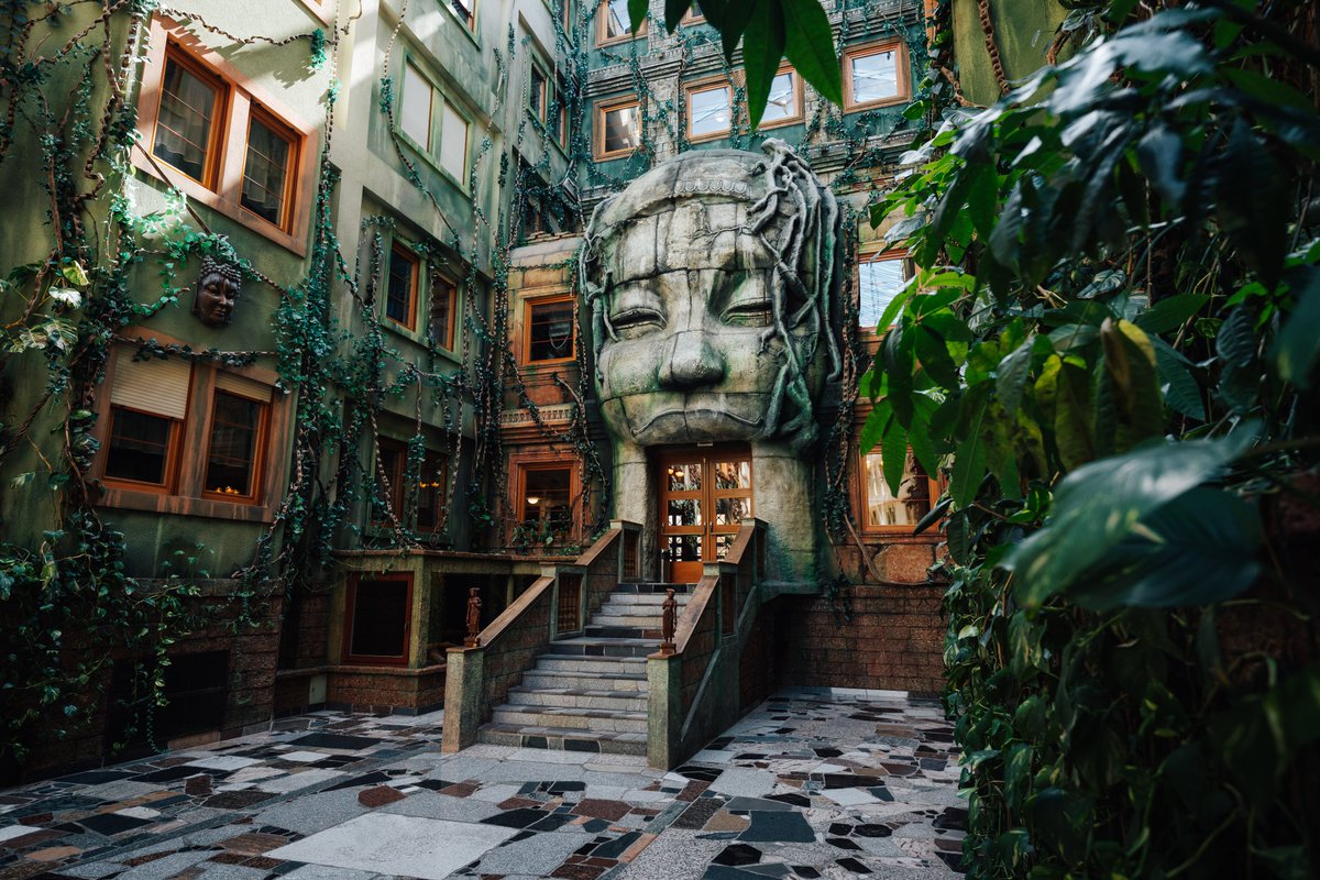 bokehm0n's tweet photo. Travis Scott or Temple Run? https://t.co/hq732lAFNb