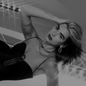 Dua Lipa as Angèle; a short but necessary thread!