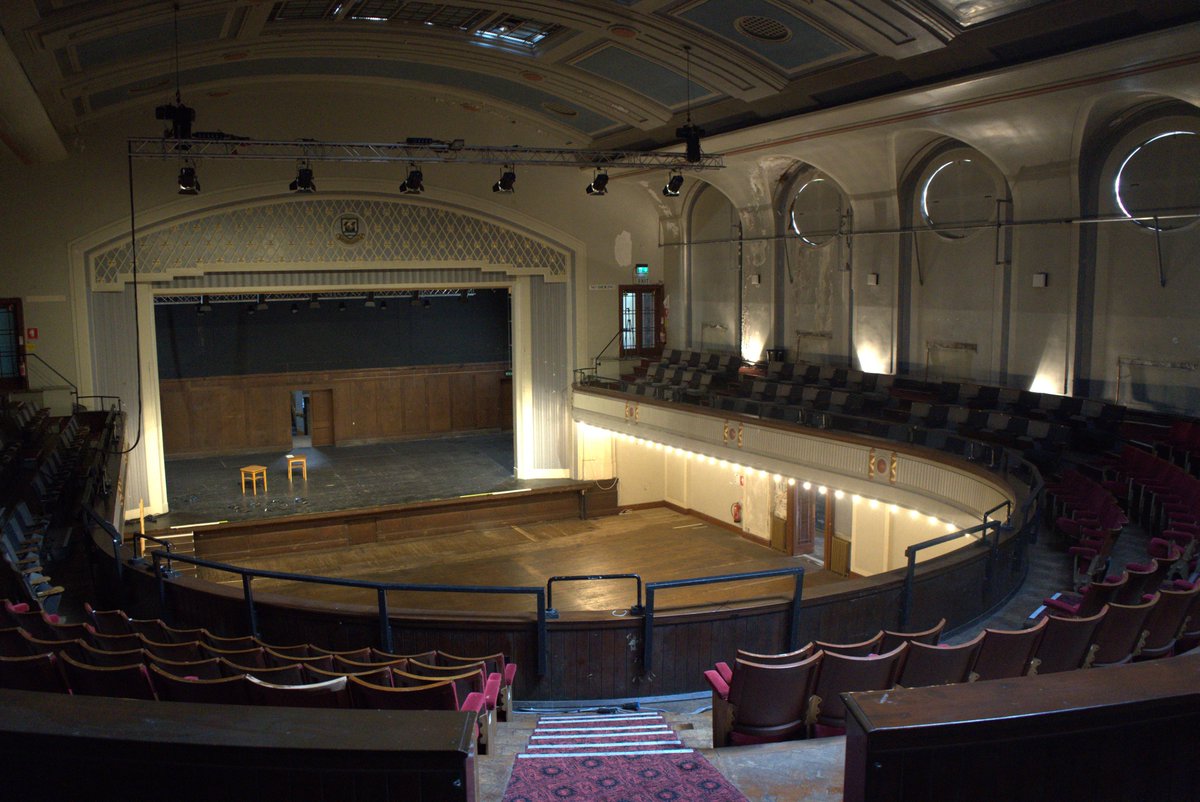 LeithTheatre's tweet image. The dark is something that our Auditorium is used to as it sits in wait for winter activity year on year 🌑

Help to change that here ↪bit.ly/leiththeatrera…

📷 @RPPproductions 
#leiththeatreradiates