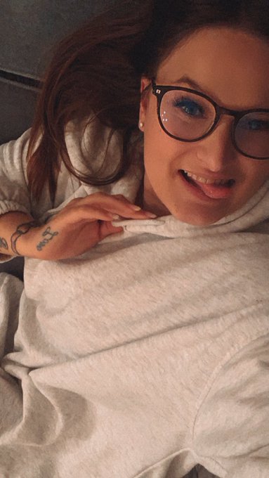Ab aufs Sofa 🛋 .  #couch #feierabend #hardwork #nextlevel #happylife #holly #glasses #glassesgirl #m&uuml;nster<a href="/tag/couch"class="tags">#couch</a><a href="/tag/feierabend"class="tags">#feierabend</a><a href="/tag/hardwork"class="tags">#hardwork</a><a href="/tag/germany"class="tags"><span>#germany</span></a><a href="/tag/happylife"class="tags"><span>#happylife</span></a><a href="/tag/glasses"class="tags"><span>#glasses</span></a><a href="/tag/holly"class="tags"><span>#holly</span></a><a href="/tag/nextlevel"class="tags"><span>#nextlevel</span></a>