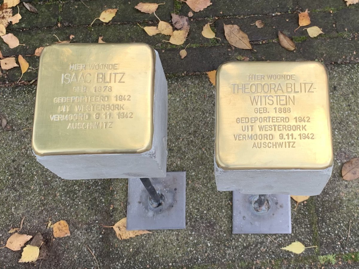 mikebeen's tweet photo. #nevernooitvergeten 🙏

Voor onze voordeur zijn vandaag #Stolpersteine gelegd, die herinneren aan de twee Joodse mensen (Isaac Blitz en Theodora Blitz-Witstein) die vanuit het huis zijn gedeporteerd naar #Auschwitz en daar op 9 november 1942 zijn vermoord.

#Rotterdam https://t.co/ppzW7RxuVS