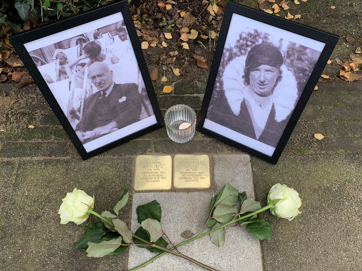mikebeen's tweet photo. #nevernooitvergeten 🙏

Voor onze voordeur zijn vandaag #Stolpersteine gelegd, die herinneren aan de twee Joodse mensen (Isaac Blitz en Theodora Blitz-Witstein) die vanuit het huis zijn gedeporteerd naar #Auschwitz en daar op 9 november 1942 zijn vermoord.

#Rotterdam https://t.co/ppzW7RxuVS