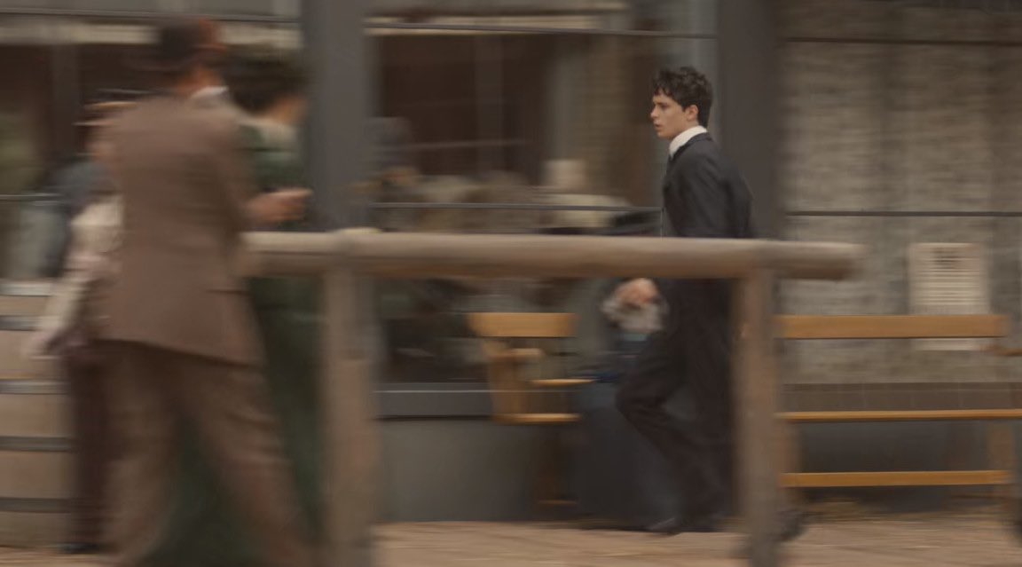 kiss scene -your anxiety goes  bUT the way they ran after and they found each other is your fav thing -you're fan of scenes where you can’t even talk w sense because YOU'RE SCREAMING -BODY (HANDS) LANGUAGE >>> -you be like: YOU GUYS ARE SO STUPID also you: MY BABIES 