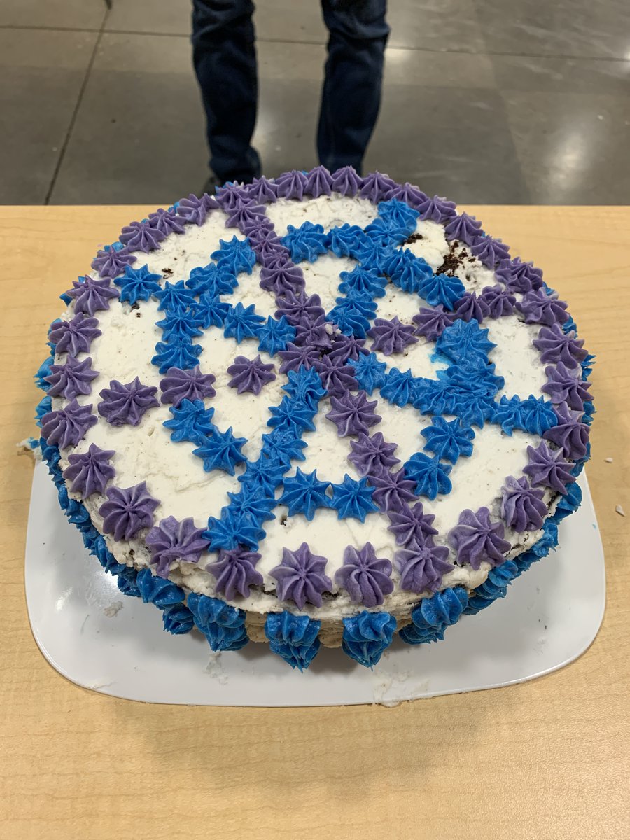 BawlfSchool's tweet image. Wonderful cakes decorated by our HS Foods Class ~ well done, everyone! #wildcatstrong #finalprojects #CTSfoods