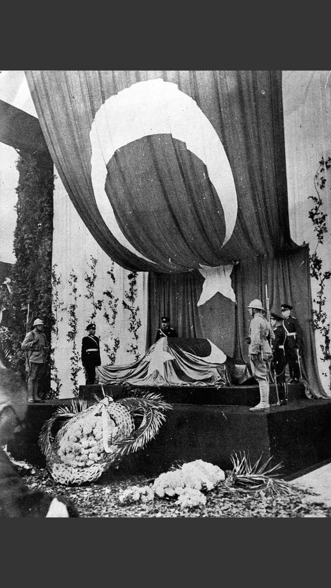 “Benim naçiz vücudum, bir gün elbet toprak olacaktır. Fakat Türkiye Cumhuriyeti, ilelebet payidar kalacaktır”. Ulu Önder Mustafa Kemal Atatürk’ü ölüm yıl dönümünde rahmet, saygı ve özlem ile anıyoruz.