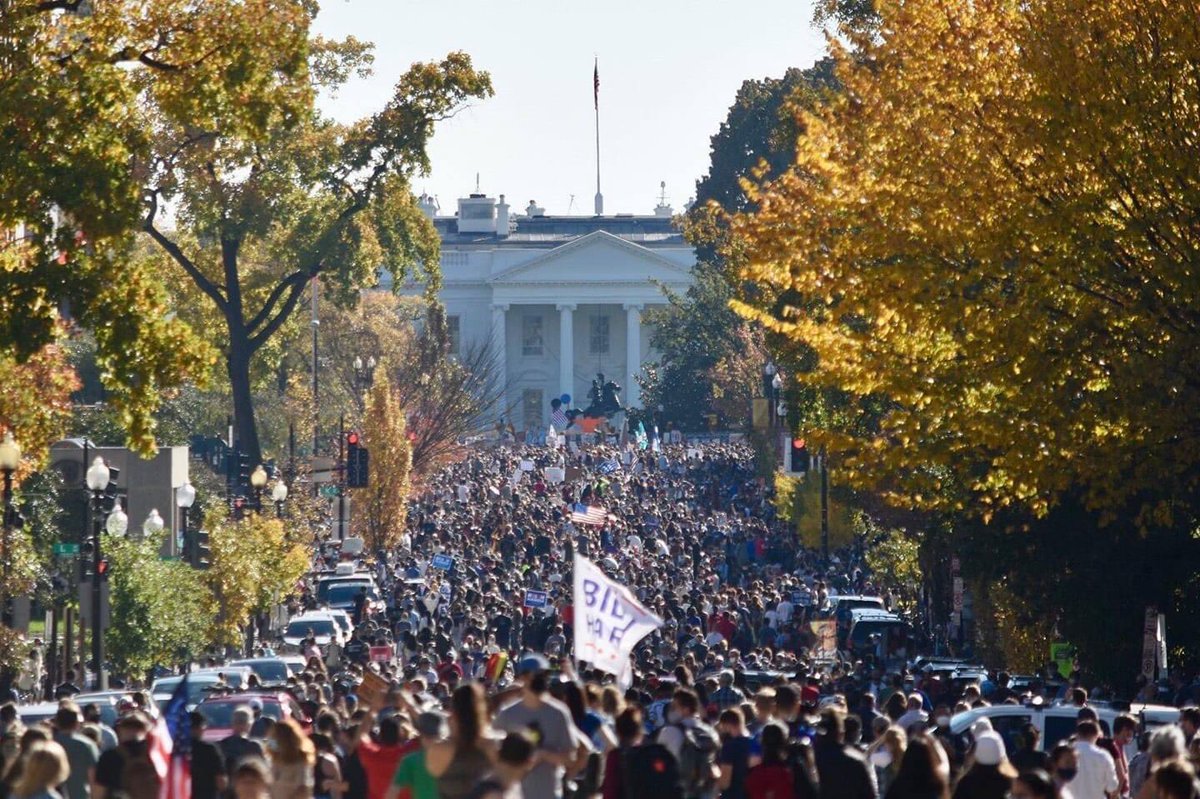 N9NETEEN89's tweet image. I guess everyone could have voted in person after all 🤔