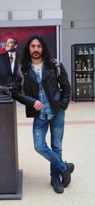 Örgütümüz ile ilişkisi kesilen Uğurcan Akyol'un TEŞHİR metnidir.

Öğrenci Kolektifleri içerisinde kadın düşmanlarına, kadına yönelik şiddet faillerine yer yok!