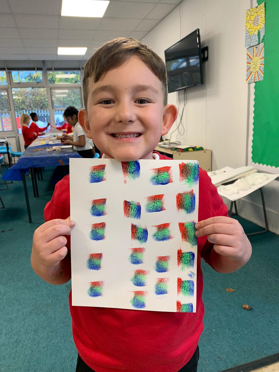 NET_Abbotsweld's tweet image. African Art 🖼 || KS1 have been making Kente prints in art. Kente patterns come from Ghana in Africa. 🇬🇭 #shapingfutures #netacademy #art #kente #education