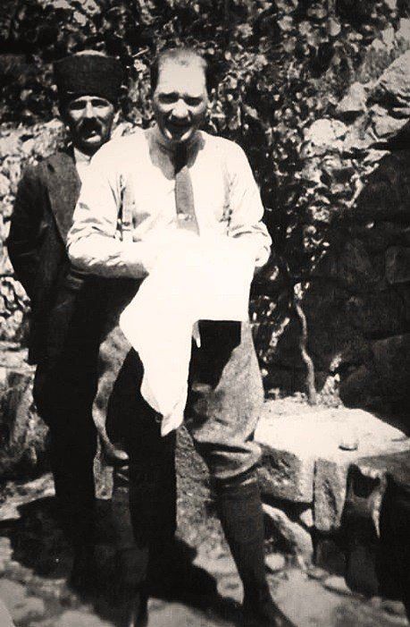 #10Kasim1938 #10kasım193oo  özlem sonsuza uzanan bir el oldu artık