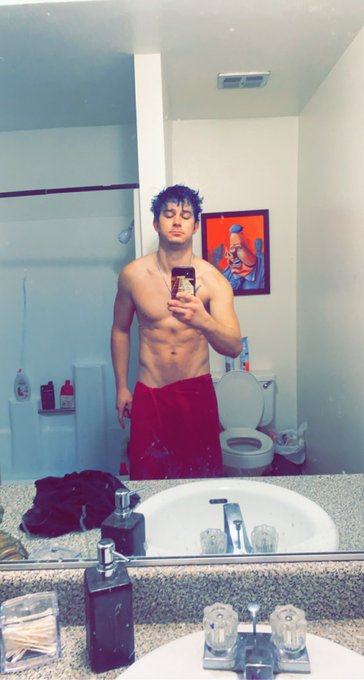 You can call me the Stoned sexy smurf because I fucking love my new blue hair 😏 https://t.co/8b9jBzl