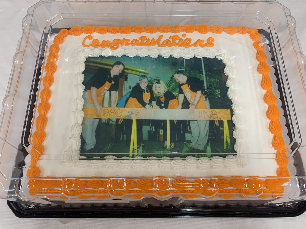 LauraTHD tweet media