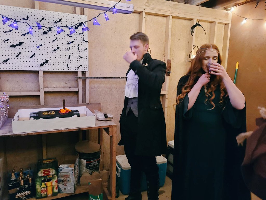 Brigiiii's tweet photo. #hallowedding2020 https://t.co/qEOthSrk3j