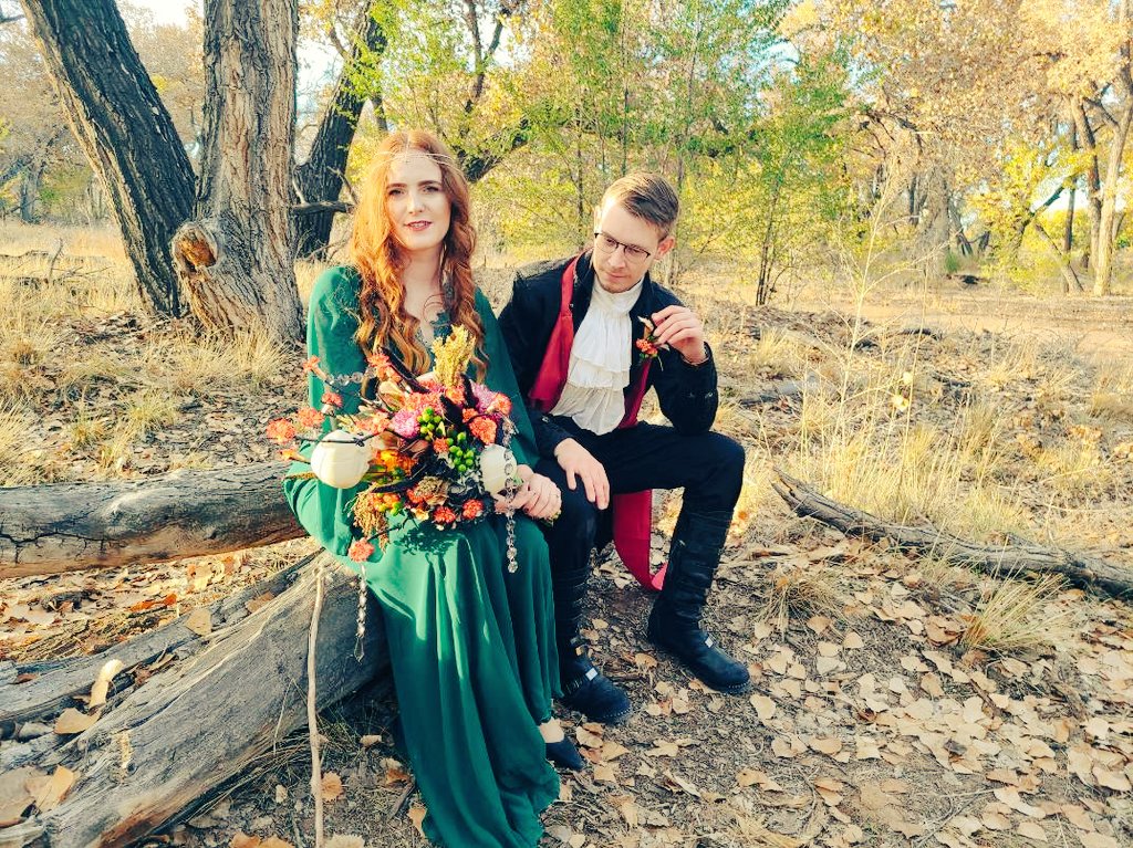 Brigiiii's tweet photo. #hallowedding2020 https://t.co/qEOthSrk3j