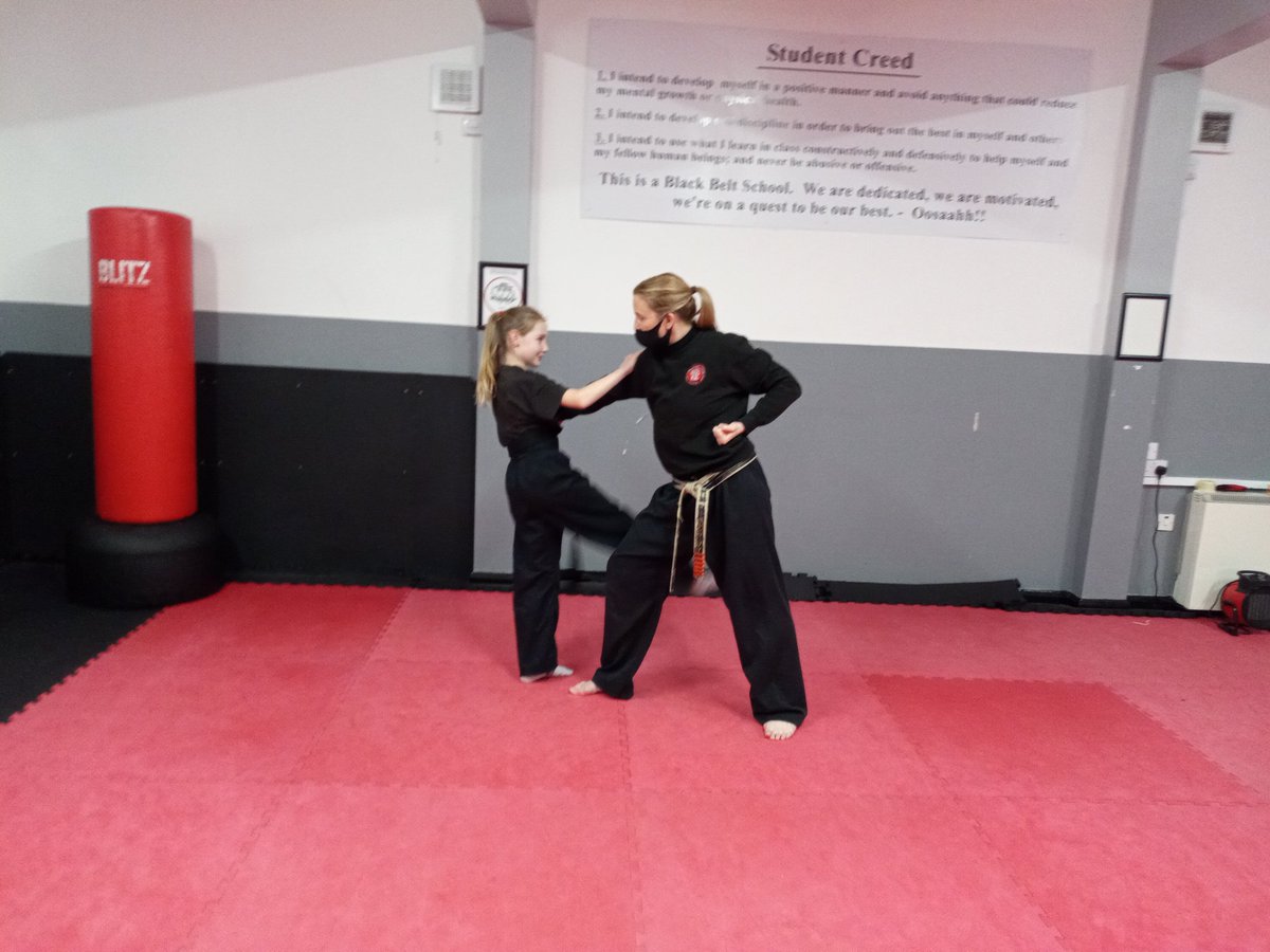 It's all about technique, one step training tonight at our dojo. It's good to be back open. Back to dojo life❤️❤️. #karate #MondayMotivation #LockdownLessons #martialarts #love #training #life #selfcare