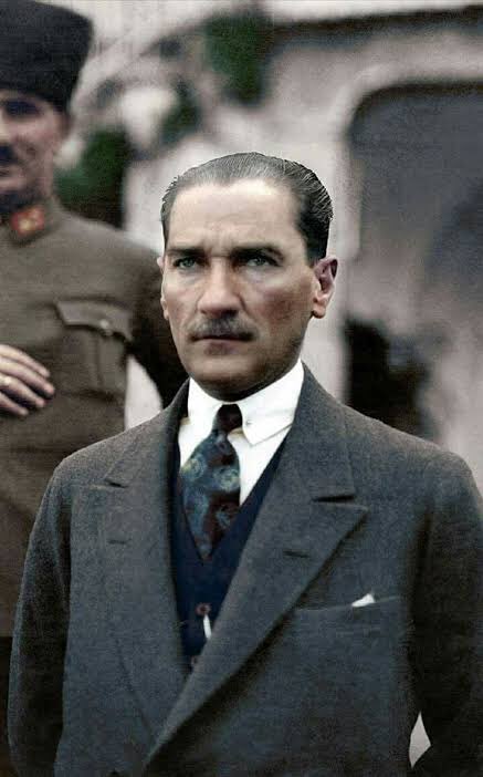 "Büyük Atatürk! Seni seven ve anlayan bir gençlik her zaman var olacaktır." #10KASIM