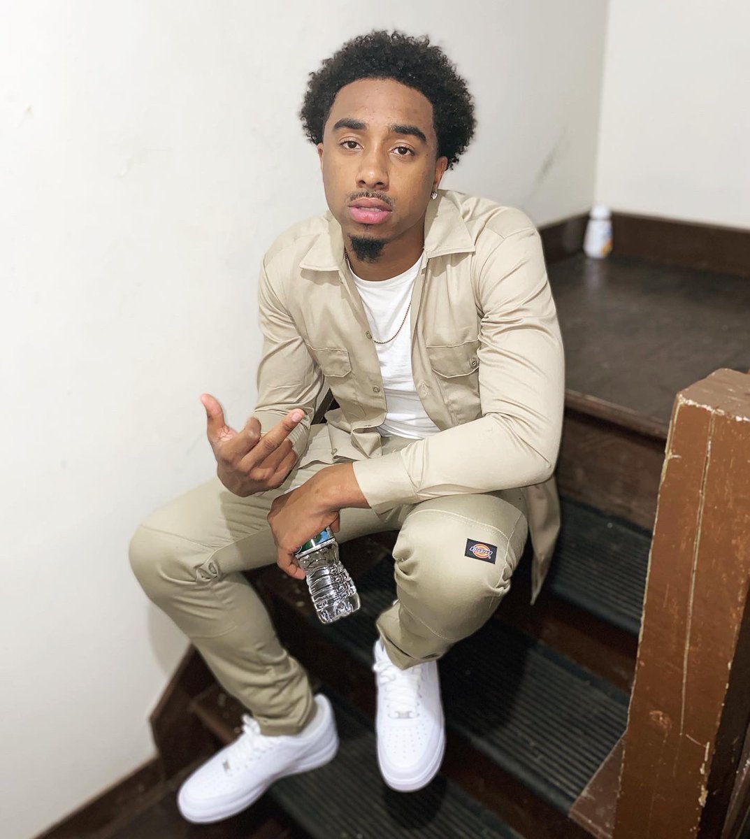 _Mulaa3Times's tweet photo. YOU KNO I GOT MY PROBLEMS TO I HOPE ION SEEM TO BE PERFECT🤷🏾♂️ STAY FOCUS THATS WHAT BOSSES DO🙇🏽♂️YOU KNO I’M USUALLY WORKIN💰 #REESO💚 #ELZO🕊 https://t.co/uqYHPyrNJy