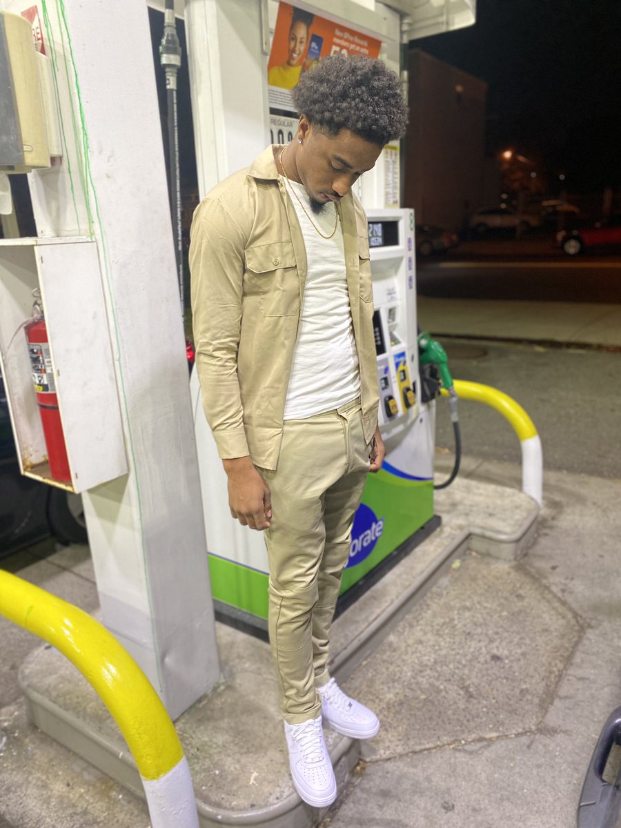 _Mulaa3Times's tweet photo. YOU KNO I GOT MY PROBLEMS TO I HOPE ION SEEM TO BE PERFECT🤷🏾♂️ STAY FOCUS THATS WHAT BOSSES DO🙇🏽♂️YOU KNO I’M USUALLY WORKIN💰 #REESO💚 #ELZO🕊 https://t.co/uqYHPyrNJy