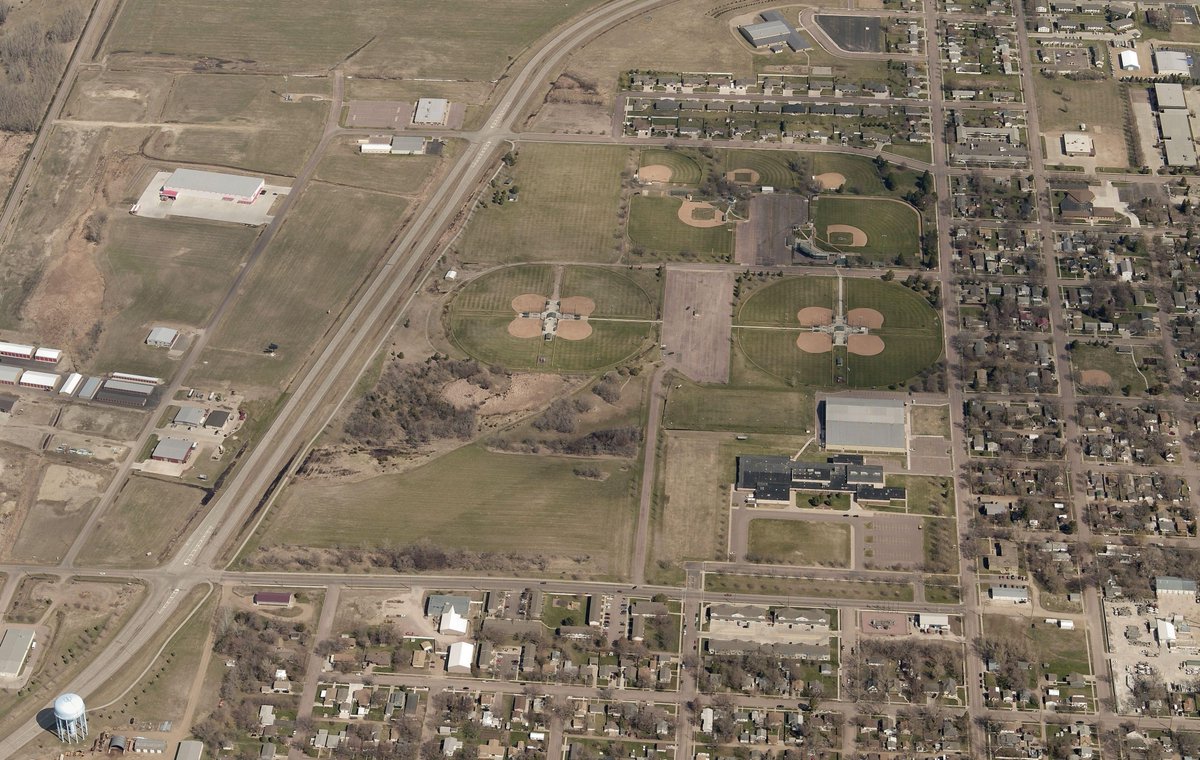 EagleViewTech's tweet image. Hours saved per inquiry. Thousands saved per year. 💲🕑

For rural Davison County, SD, those numbers make EagleView an indispensable service. ow.ly/xpT350CfMjT

#casestudy #GIS #aerialimagery