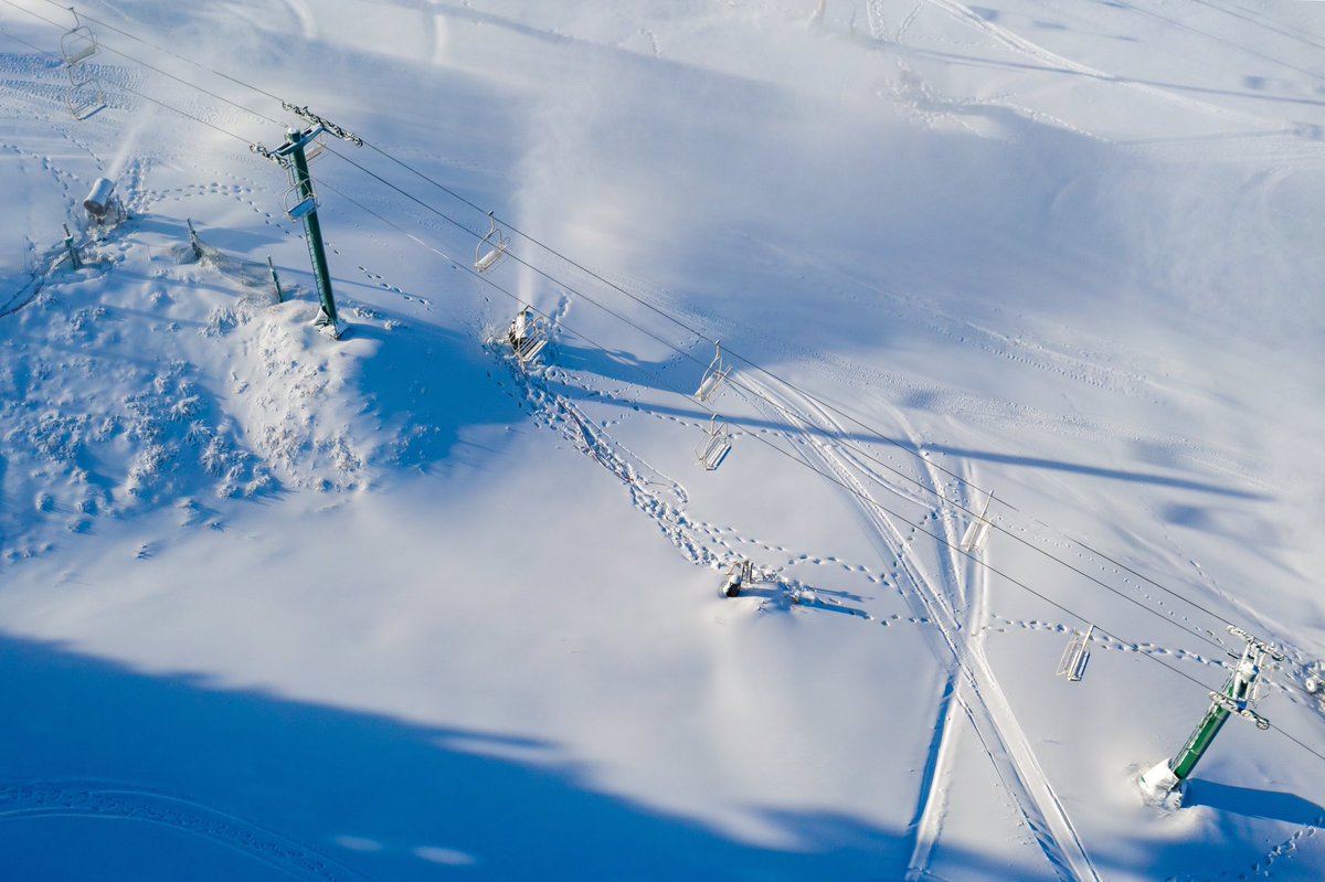 BigBearMtResort's tweet photo. Here we gooooo ❄️ • Link in bio for more information on mountain access and operations • Shot 11/9 • #BearBuilt • #BearMountain • 📷: @leestock 

https://t.co/cpqMBPbOy8 https://t.co/xiPAzlKait