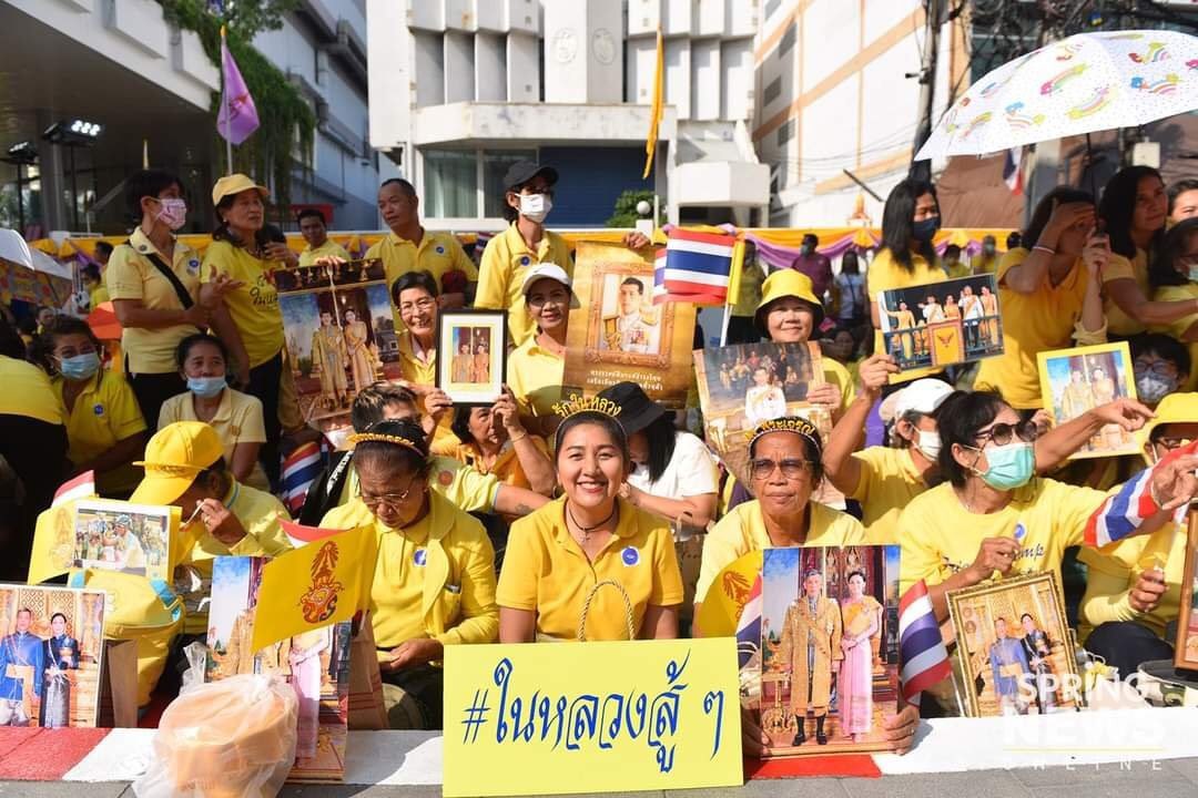 Easynile9's tweet photo. #รักกันคือรักชาติ
#เราจะเดินไปด้วยกันด้วยความรัก https://t.co/a3AfKc3qol
