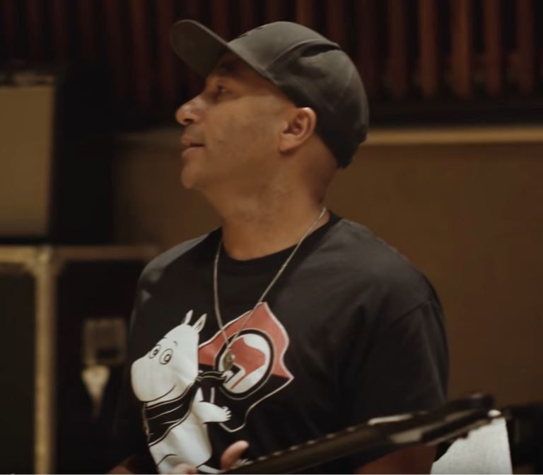 KinjaKahn's tweet photo. @CassandraRules Dont waste time with this morello antifa scumbag...  and hold Fender Guitars accountable... as well as HBO for their promotion of this antifa scumbag. https://t.co/tEiHDCUTkQ