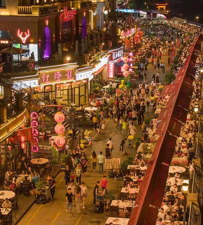 ChangshaCity's tweet photo. #100Scenes of Changsha
Standing the pretty European buildings and owning wonderful night-scene, Xiangjiang Fishmen's Wharf represents new style of #Changsha in entertainment and becomes another "Heaven on earth" for Changsha citizens to enjoy delicacy. #pictures https://t.co/zfYVOOis1S