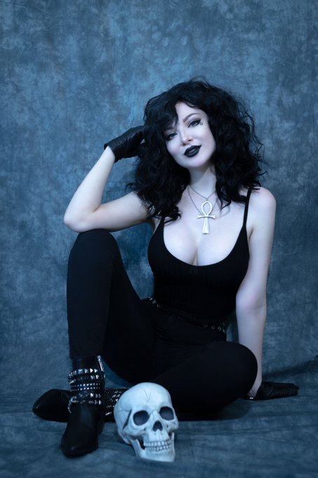 2 pic. Peachy Keen!

Get more Death this month on Ptrn! https://t.co/8bbdFDnQkU https://t.co/A23z7yl